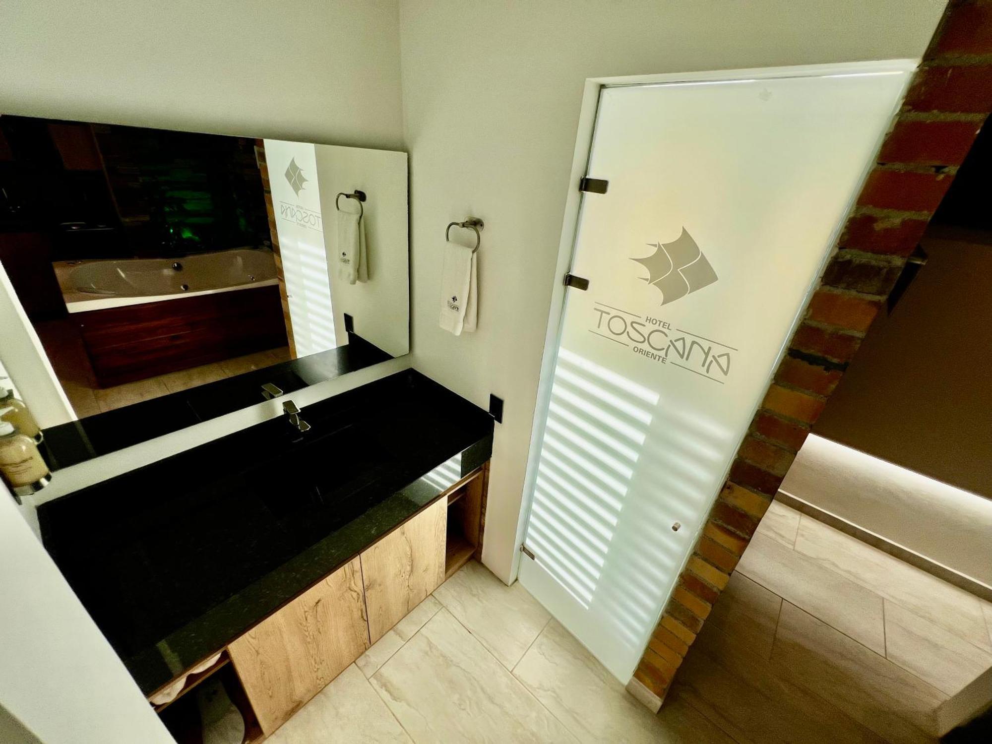 ריונגרו Hotel Toscana Oriente מראה חיצוני תמונה